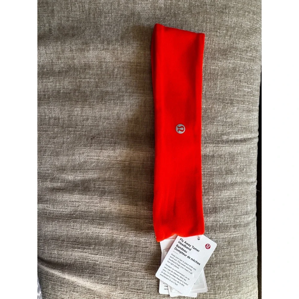 Lululemon NWT Fly Away Tamer Headband / Sold‎ Out Color!!